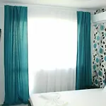 Popovich Apartment Warna